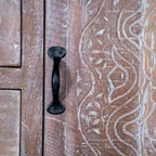 Armario de madera maciza antiguo blanco/marrón con 7 cajones y 2 puertas